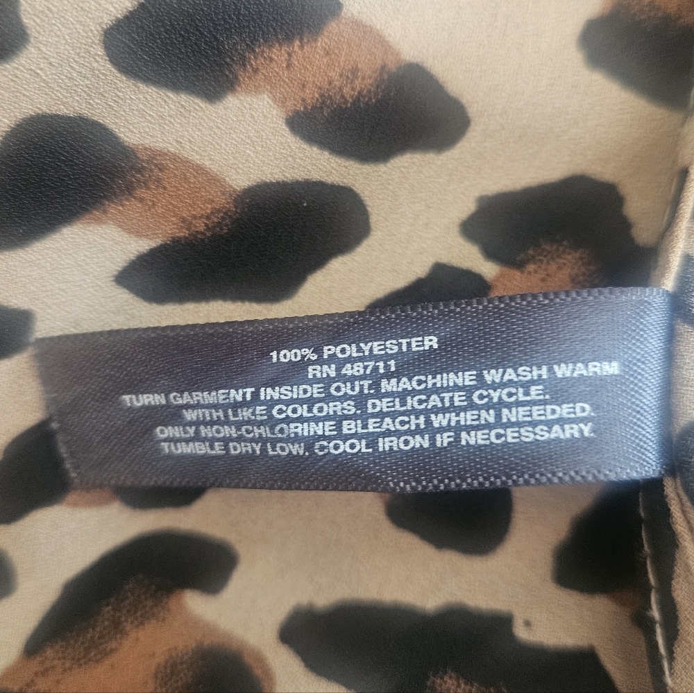 Women's Printed Blouse - Picture 4 of 4